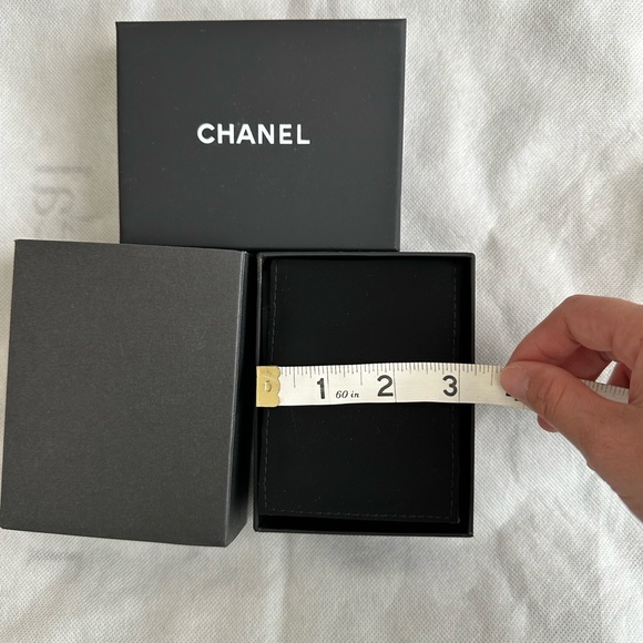 Earrings box,  not including earrings inside - Picture 4 of 5